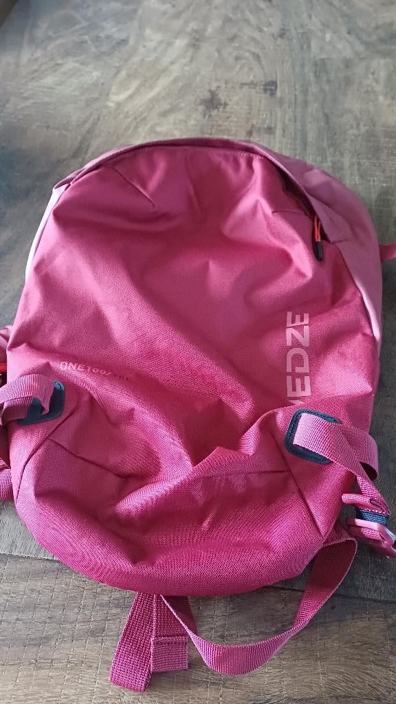 Decathlon rugzak, donkerrood. Model Wedze, One 100/15L, Overige merken, 40 cm of meer, Ophalen of Verzenden, Zo goed als nieuw