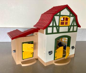 Playmobil paardenstal beschikbaar voor biedingen