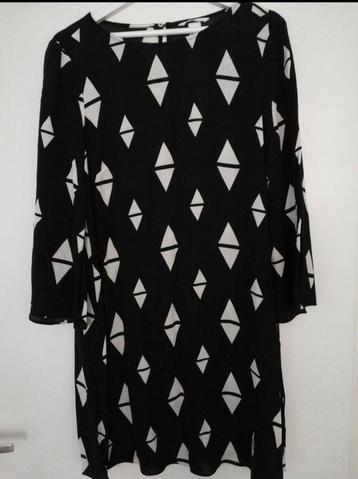 H&M jurk te koop beschikbaar voor biedingen