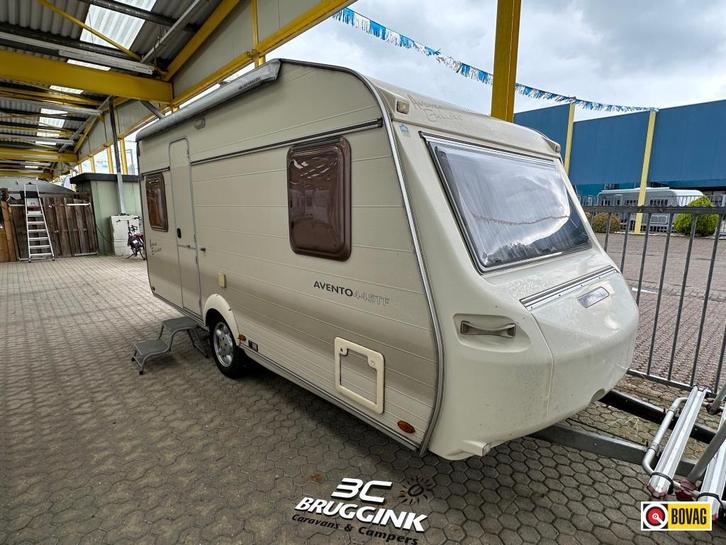 Avento Avance Esclusivo 445 TF FRANS BED, Caravans en Kamperen, Caravans, tot en met 4, 1000 - 1250 kg, Standaardzit, Avento, Frans bed