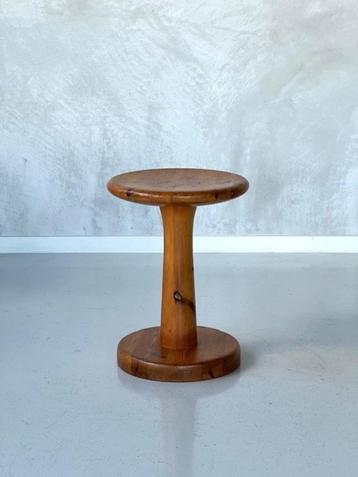 Rainer Daumiller kruk Hirtshals Savvaerk vintage pine stool  beschikbaar voor biedingen