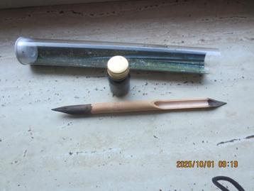 bamboe pen met inkt beschikbaar voor biedingen