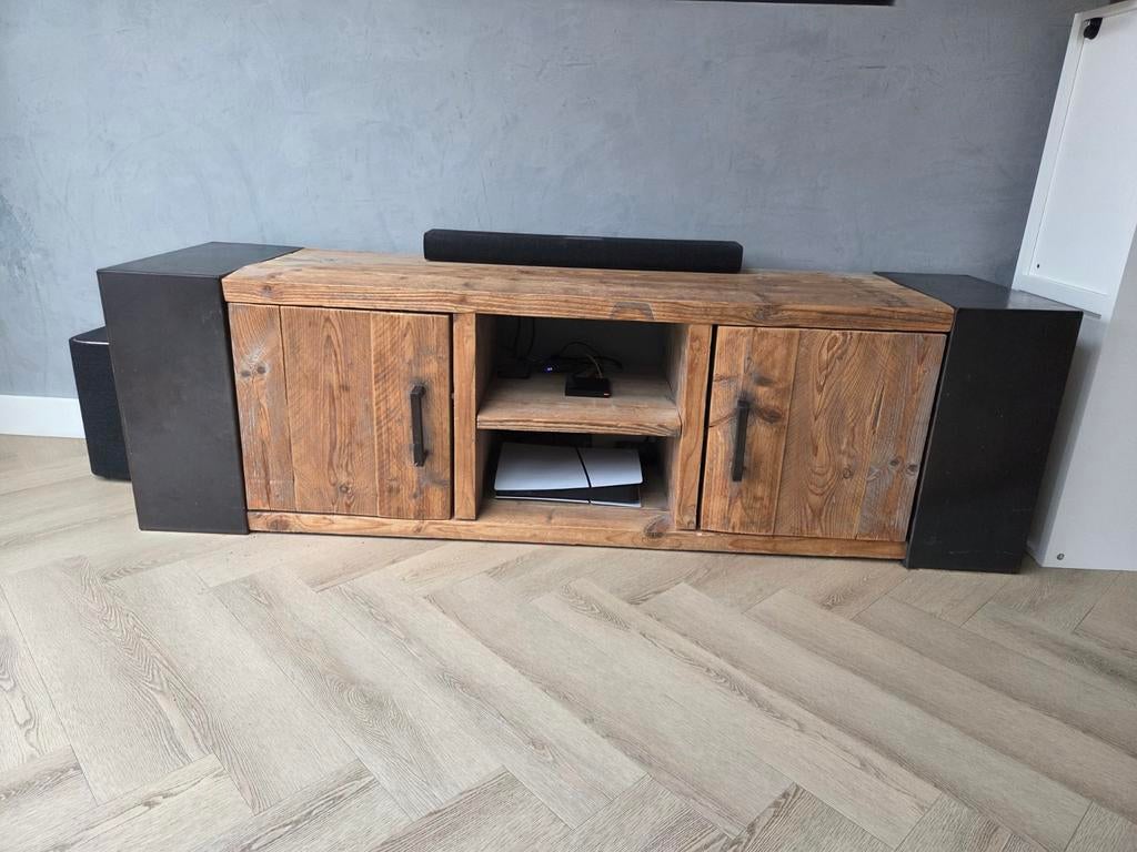 TV kast klooster grenen hout met staal, Huis en Inrichting, Complete inboedels, Ophalen