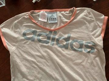 Zalmroze Adidas shirt 152 beschikbaar voor biedingen