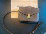 Louis Vuitton Monogram Pochette Metis origineel, Ophalen of Verzenden, Zo goed als nieuw, Bruin