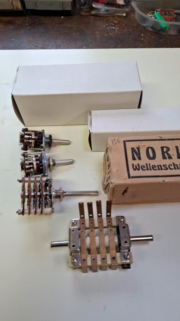 4x Vintage Schakelaars - NORIS Wellenschaft, Antiek en Kunst, Antiek | Tv's en Audio, Ophalen of Verzenden