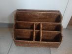 bruine rieten postbak / lectuurmand, Huis en Inrichting, Woonaccessoires | Krantenbakken en Lectuurbakken, Ophalen