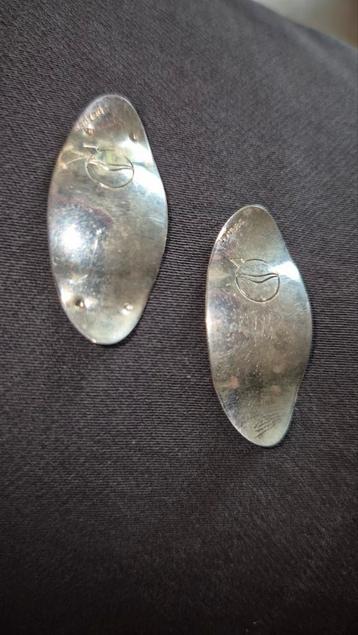 LefreQue Zilveren Knopjes/Stekers beschikbaar voor biedingen