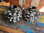 Indiase metalen vaas zwart met vogel India handbeschilderd, Huis en Inrichting, Woonaccessoires | Vazen, Overige materialen, Verburgt Vintage