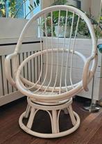 Vintage/retro draaiende rotan lounge stoel/egg chair, Ophalen, Zo goed als nieuw, Wit, Eén