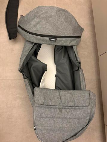 Hoes bassinet thule sleek beschikbaar voor biedingen