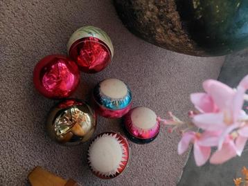 6 Grote bonte Kerstballen (zeer oud) En set van 6 zilveren.  beschikbaar voor biedingen