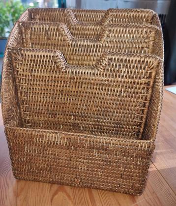 Rattan rieten lectuur mand  beschikbaar voor biedingen