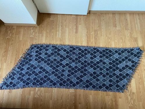 Prachtige, heerlijke, grote grijs/zwarte sjaal, Kleding | Dames, Mutsen, Sjaals en Handschoenen, Zo goed als nieuw, Sjaal, Maat 46/48 (XL) of groter