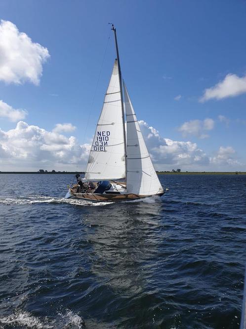 Hustler SJ32 snelle kajuit zeilboot, nu met nieuw fornuis!, Watersport en Boten, Kajuitzeilboten en Zeiljachten, Gebruikt, Polyester