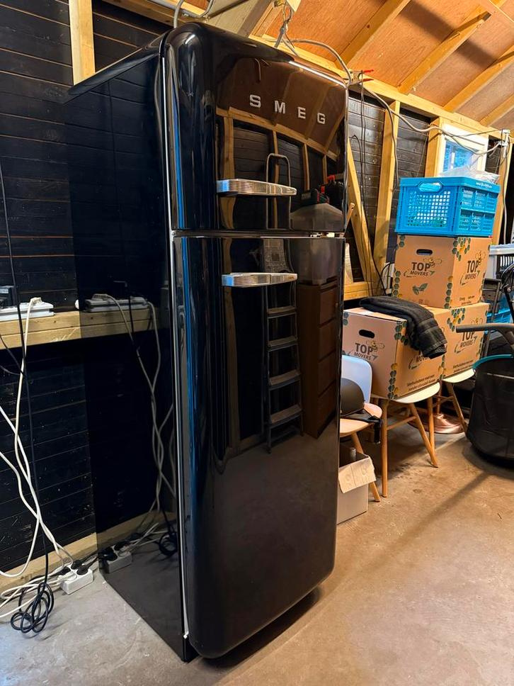 SMEG Koelkast - Stijlvol en Functioneel!, Witgoed en Apparatuur, Koelkasten en IJskasten, Gebruikt, Met vriesvak, 200 liter of meer