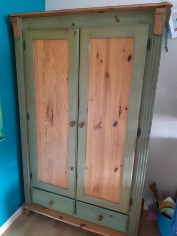 Nette & Robuuste kledingkast kinderkamer beschikbaar voor biedingen