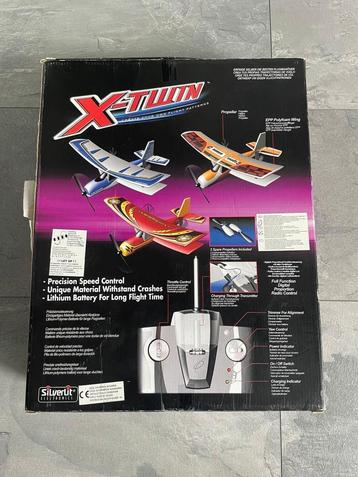 X-Twin vliegtuigje met controller beschikbaar voor biedingen