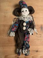 Porceleinen clowntjes pop 47cm h x 20 cm b, Verzamelen, Poppen, Ophalen of Verzenden, Pop