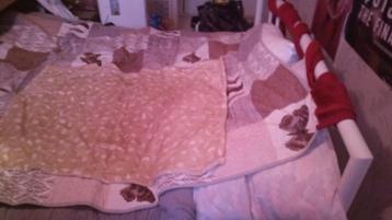 2 persoons bed met matras beschikbaar voor biedingen