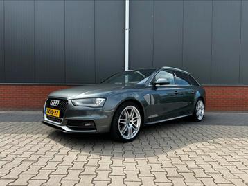 Audi A4 2.0T | Quattro | Nw motor | 3x S-line | Keyless beschikbaar voor biedingen