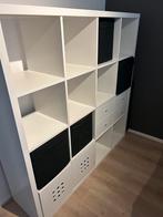 Witte Kallax kast met 16 vakken (4 laadjes en bakken, Huis en Inrichting, Kasten | Wandmeubels, Ophalen, Zo goed als nieuw, Minder dan 150 cm