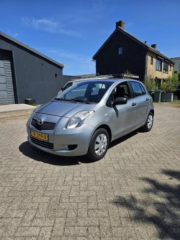 Toyota Yaris 1.0 12V Vvt-i 5DR Terra 2006 Grijs beschikbaar voor biedingen