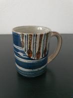 Handgemaakte keramiek mok blauw/bruin 10 cm, Ophalen of Verzenden