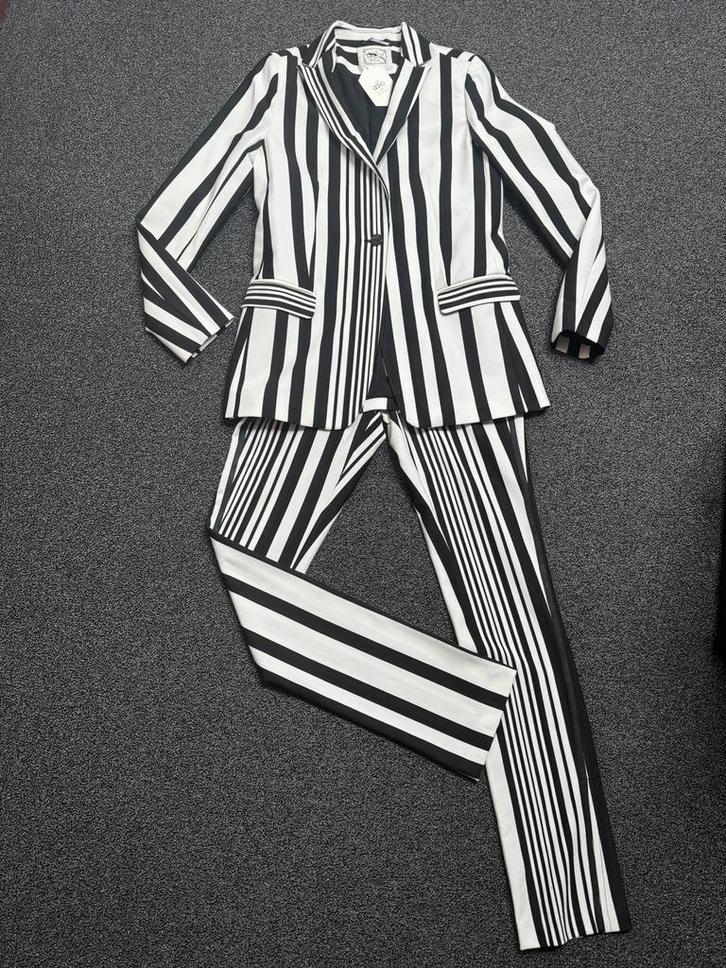 Nieuw Aaiko pak zwart wit Colbert + broek maat M (36/38), Kleding | Dames, Jasjes, Kostuums en Pakken, Nieuw, Kostuum of Pak, Maat 38/40 (M)