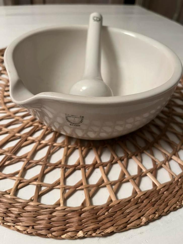 Antieke apothekers porseleinen vijzel Berlin, Antiek en Kunst, Antiek | Keukenbenodigdheden, Ophalen of Verzenden