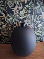 Zwarte grote metalen vaas, Minder dan 50 cm, Overige materialen, Zo goed als nieuw, Zwart