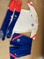Nike Chelsea  kinder voetbalsetje maat l shirt en m broek, Kleding | Heren, Sportkleding, Maat 52/54 (L), Gedragen, Ophalen of Verzenden