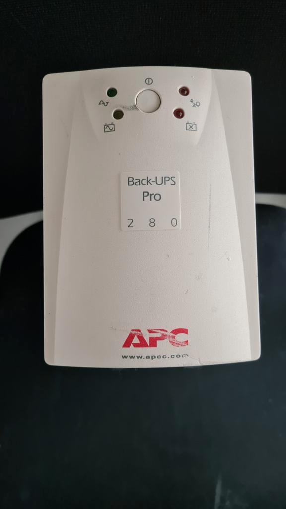 APC Back-UPS Pro No-Break (Zonder Accu), Computers en Software, Noodvoedingen (UPS), Gebruikt, Ophalen