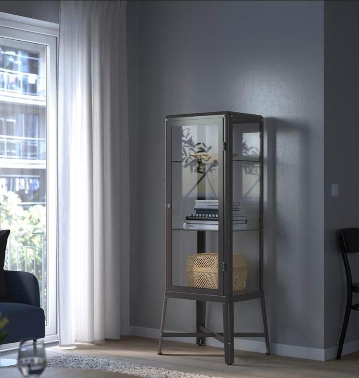 Donkergrijze vitrinekast, Huis en Inrichting, Kasten | Vitrinekasten, Zo goed als nieuw, 150 tot 200 cm, 50 tot 100 cm, 25 tot 50 cm