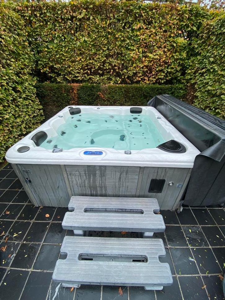 Jacuzzi Bubbelkoning Balboa (2018) - Brecht, Tuin en Terras, Bubbelbaden en Hottubs, Gebruikt, Vast, Afdekzeil, Ophalen