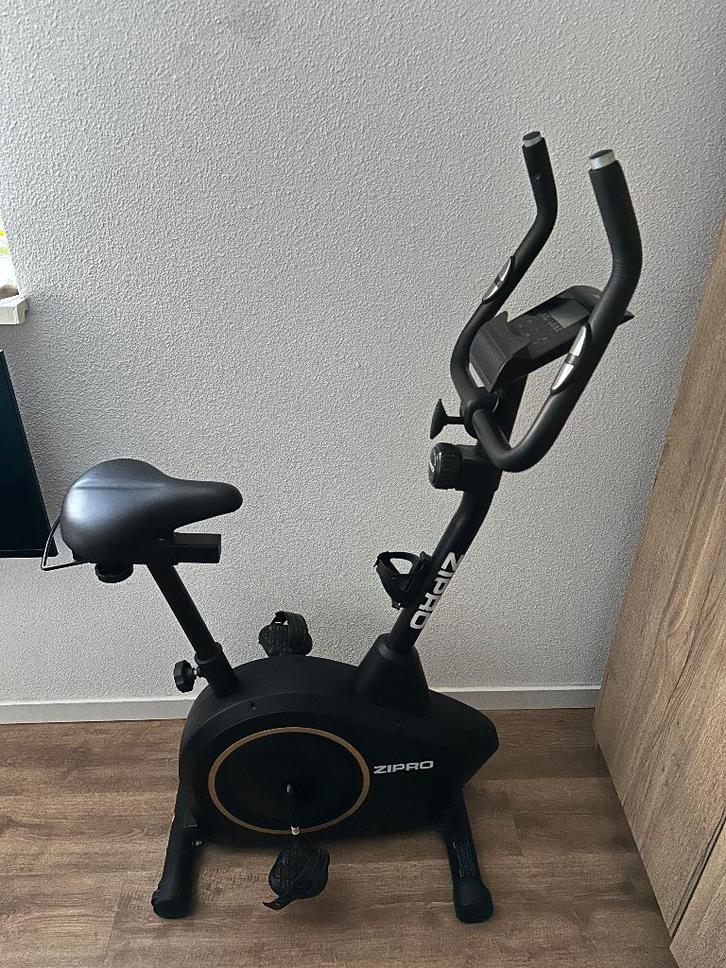 ZIPRO Exercise Bike – Good Condition, Sport en Fitness, Fitnessapparatuur, Gebruikt, Hometrainer, Benen, Buik, Metaal, Ophalen