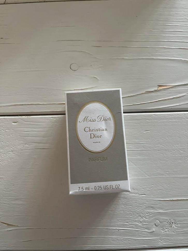 Vintage Miss Dior Christian Dior 7,5ml Parfum, Sieraden, Tassen en Uiterlijk, Uiterlijk | Parfum, Zo goed als nieuw, Ophalen