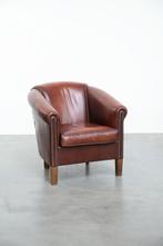 Karaktervolle schapenleren clubfauteuil met siernagels, Huis en Inrichting, Fauteuils, Ophalen, Gebruikt, ., Vintage