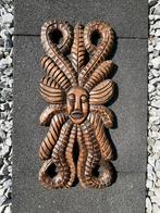 Houten plaquette gesneden met afbeelding inheemse figuur, Antiek en Kunst, Ophalen of Verzenden