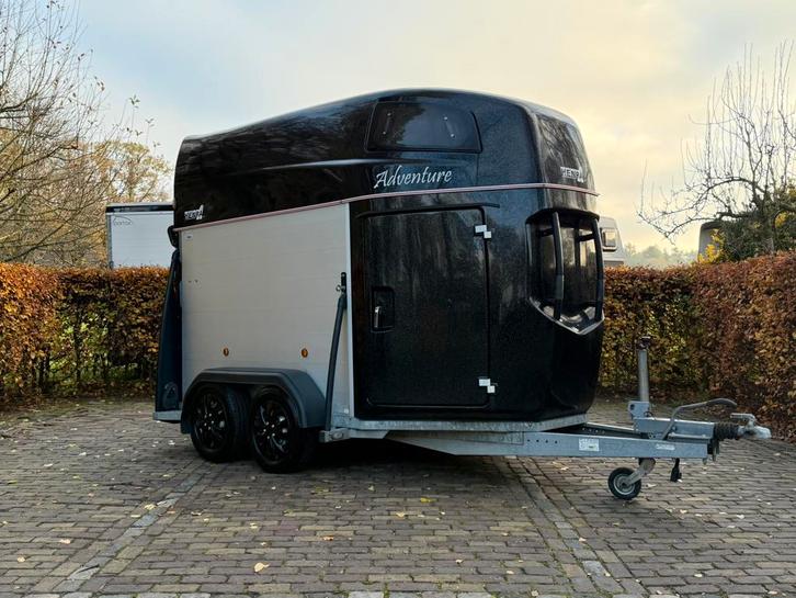 Super nette 2 paards henra vol aluminium met Zadelkamer, Dieren en Toebehoren, Paarden en Pony's | Trailers en Aanhangwagens, Zo goed als nieuw