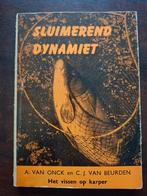Sluimerend Dynamiet - Vissen op Karper, Ophalen of Verzenden, Gelezen, A. Van Onck en C.J. Van Beurden, Watersport en Hengelsport