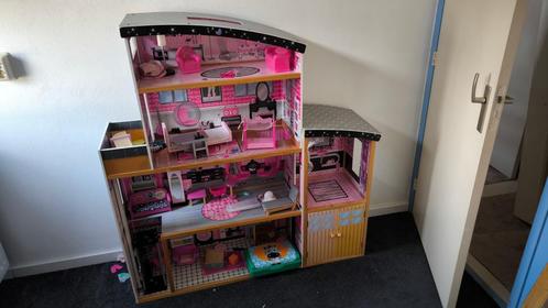 Groot Barbie Dreamhouse poppenhuis inclusief meubels 1,35m, Kinderen en Baby's, Speelgoed | Poppenhuizen, Gebruikt, Poppenhuis
