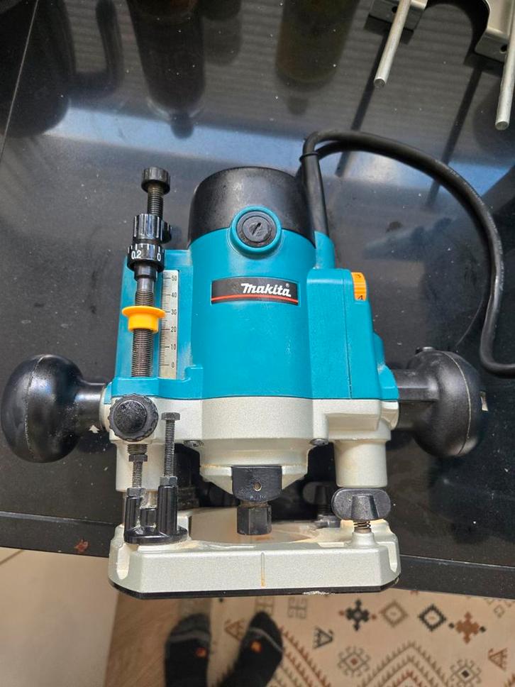 Makita RP1110C Bovenfreesmachine - Gebruikt, Doe-het-zelf en Verbouw, Gereedschap | Freesmachines, Gebruikt, Elektrisch, Bovenfrees