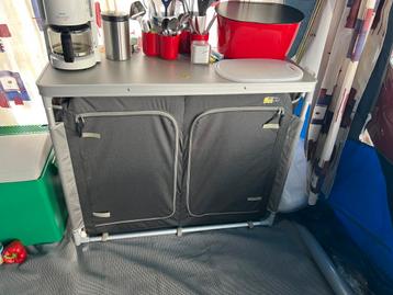 Camping keuken kast (Bo Camp / Campart travel) beschikbaar voor biedingen