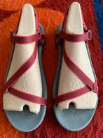 Teva Sandalen - Maat 41 - Zo goed als nieuw, Zo goed als nieuw, Teva, Rood, Sandalen of Muiltjes