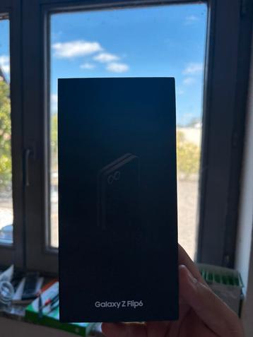 Samsung ZFlip 6 beschikbaar voor biedingen