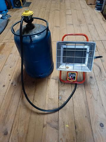 Straalkachel /gaskachel met gasfles (1/3 vol) beschikbaar voor biedingen