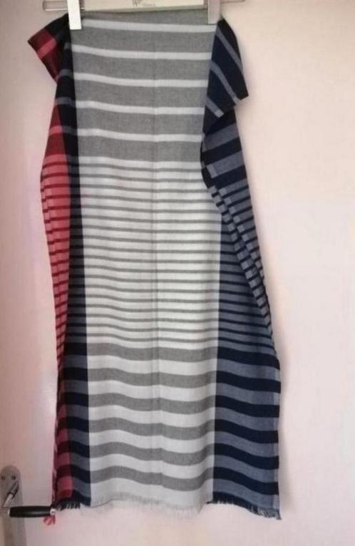 Dun geweven katoenen sjaal/ omslagdoek rood wit blauw 184x52, Kleding | Dames, Mutsen, Sjaals en Handschoenen, Zo goed als nieuw
