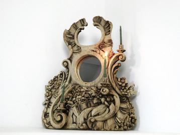 Oud reliekschrijn monstrans ornament floraal houtsnijwerk beschikbaar voor biedingen