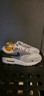 Nike Air Max 1 London City Pack, Nike, Ophalen of Verzenden, Grijs, Sneakers of Gympen